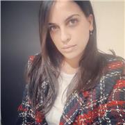 Dottoressa in giurisprudenza laureata presso la Federico II di Napoli, avvocato praticante presso studio legale specializzato in diritto civile e di famiglia, impartisce ripetizioni private in diritto civile